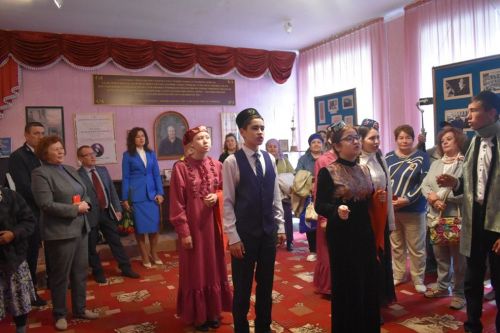Нөнәгәр авылында Хәтер аллеясы ачылды (фоторепортаж)