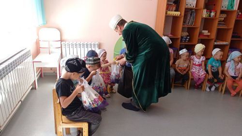 Сабыйларны кемнәр сөендергән? (фото)