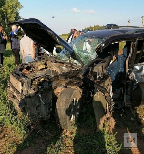 Куркыныч юл һәлакәте: машинада балалар булган
