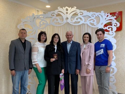 Бәйрәм алды көннәрендә Балтач егет-кызлары паспортлы булды