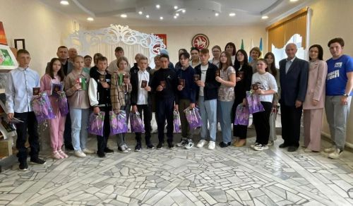 Бәйрәм алды көннәрендә Балтач егет-кызлары паспортлы булды