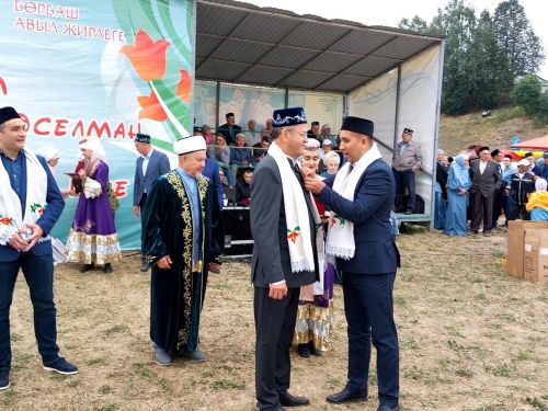Мөселман балалар Сабан туеннан фотомизгелләр