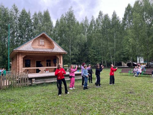 Балтачта махсус хәрби операциядә булганнарның һәм опекун гаиләләрдә тәрбияләнүче балалар өчен бәйрәм оештырылды (фото)