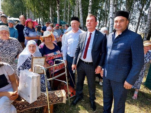 Байлар Сәрдегәнендә Чишмә бәйрәме гөрли