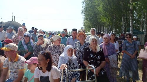 Байлар Сәрдегәнендә Чишмә бәйрәме гөрли