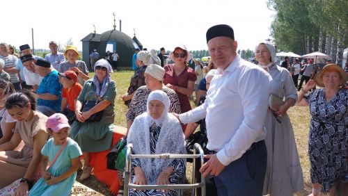Байлар Сәрдегәнендә Чишмә бәйрәме гөрли