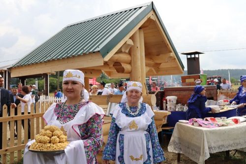 Безнекеләр Малмыжны гөрләтте яки Малмыж Сабан туеннан фотомизгелләр