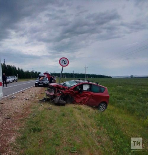 Юл-транспорт һәлакәтендә авыл җирлеге башлыгы һәлак булган: аның өч баласы калган
