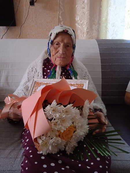 Александра Алексеевна Ефремова 90 яшьлек юбилеен билгеләп узды