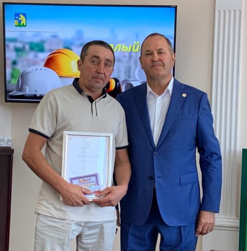 Мактаулы төзүчеләрне бүләкләү (+ күп фото)