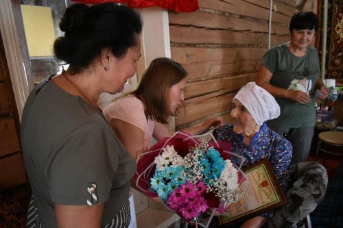 Юбиляр 40 елдан артык санэпидемстанциядә хезмәт куйган (фото)