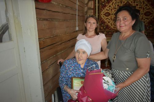 Юбиляр 40 елдан артык санэпидемстанциядә хезмәт куйган (фото)