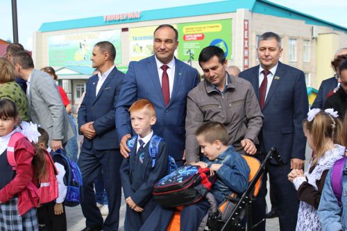 Август киңәшмәсе-4: «Мәктәпкә әзерләнергә ярдәм ит» акциясе быел да киң масштабта узды