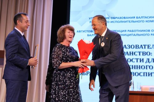 Август киңәшмәсе – 5: Сыйфатлы белем, тәрбия – беренче урында