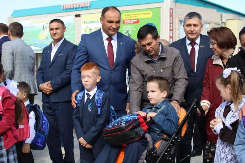 Август киңәшмәсе-4: «Мәктәпкә әзерләнергә ярдәм ит» акциясе быел да киң масштабта узды