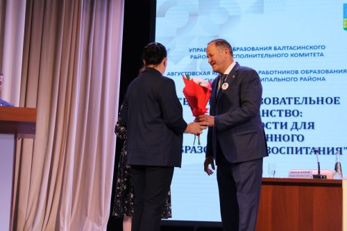 Август киңәшмәсе – 5: Сыйфатлы белем, тәрбия – беренче урында