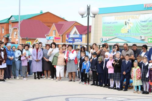 Август киңәшмәсе-4: «Мәктәпкә әзерләнергә ярдәм ит» акциясе быел да киң масштабта узды