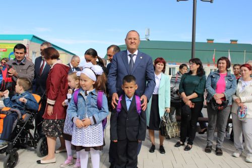 Август киңәшмәсе-4: «Мәктәпкә әзерләнергә ярдәм ит» акциясе быел да киң масштабта узды