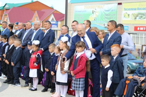 Август киңәшмәсе-4: «Мәктәпкә әзерләнергә ярдәм ит» акциясе быел да киң масштабта узды