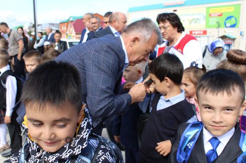 Август киңәшмәсе-4: «Мәктәпкә әзерләнергә ярдәм ит» акциясе быел да киң масштабта узды