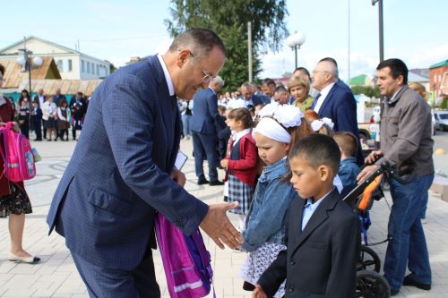 Август киңәшмәсе-4: «Мәктәпкә әзерләнергә ярдәм ит» акциясе быел да киң масштабта узды