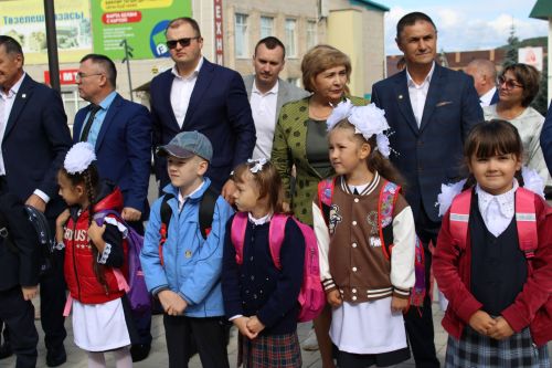 Август киңәшмәсе-4: «Мәктәпкә әзерләнергә ярдәм ит» акциясе быел да киң масштабта узды