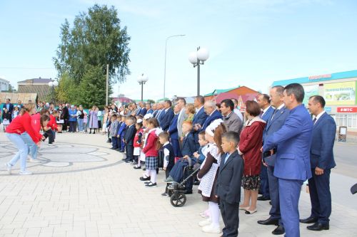 Август киңәшмәсе-4: «Мәктәпкә әзерләнергә ярдәм ит» акциясе быел да киң масштабта узды