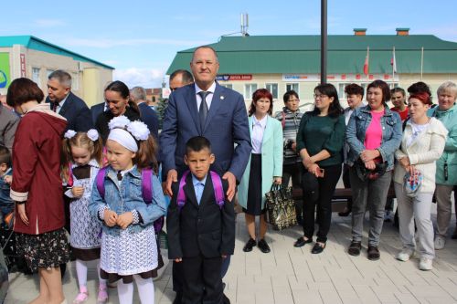 Август киңәшмәсе-4: «Мәктәпкә әзерләнергә ярдәм ит» акциясе быел да киң масштабта узды