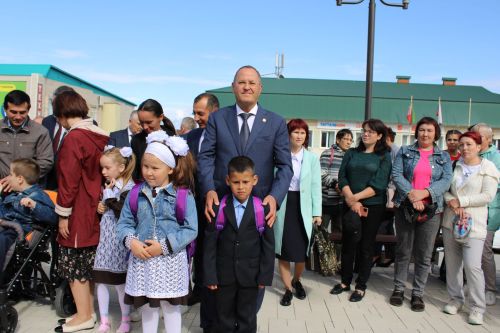 Август киңәшмәсе-4: «Мәктәпкә әзерләнергә ярдәм ит» акциясе быел да киң масштабта узды