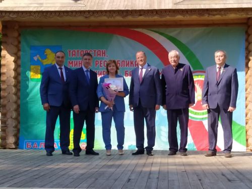 Райондашларыбызга бәйрәм уңаеннан дәүләт бүләкләре тапшырылды (фото)