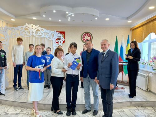 Балтачта Республика көне уңаеннан яшь гражданнарга паспорт тапшырылды (фото)