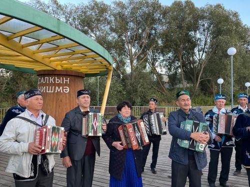 Балтачта гармунчылар парады гөрли (фото)