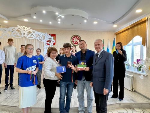 Балтачта Республика көне уңаеннан яшь гражданнарга паспорт тапшырылды (фото)