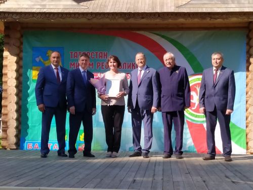 Райондашларыбызга бәйрәм уңаеннан дәүләт бүләкләре тапшырылды (фото)