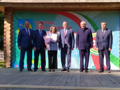 Райондашларыбызга бәйрәм уңаеннан дәүләт бүләкләре тапшырылды (фото)