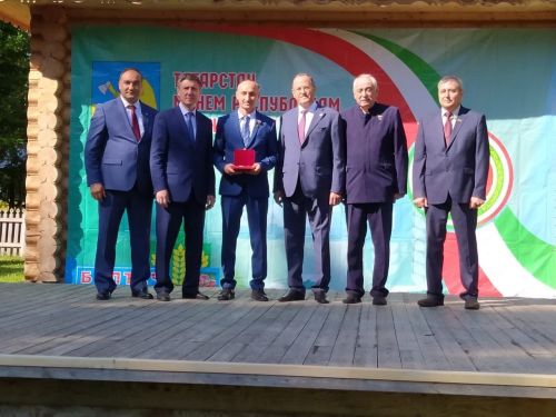 Райондашларыбызга бәйрәм уңаеннан дәүләт бүләкләре тапшырылды (фото)