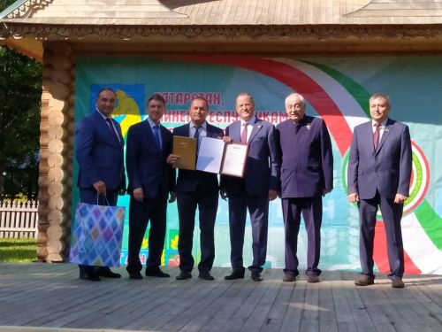 Райондашларыбызга бәйрәм уңаеннан дәүләт бүләкләре тапшырылды (фото)