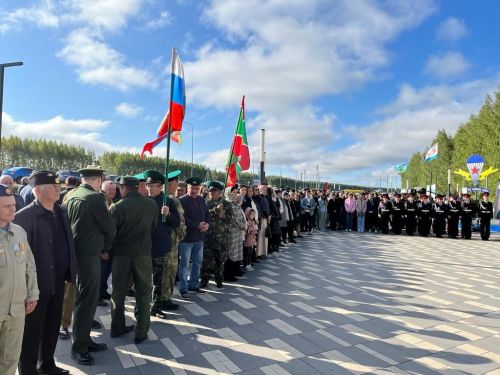 Балтачта махсус хәрби операциядә катнашучы райондашларыбыз хөрмәтенә стелла ачылды (фото)
