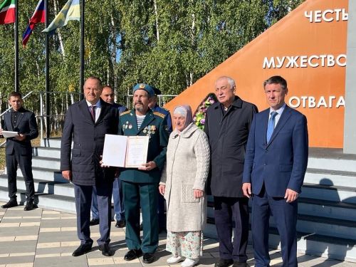 Балтачта махсус хәрби операциядә катнашучы райондашларыбыз хөрмәтенә стелла ачылды (фото)