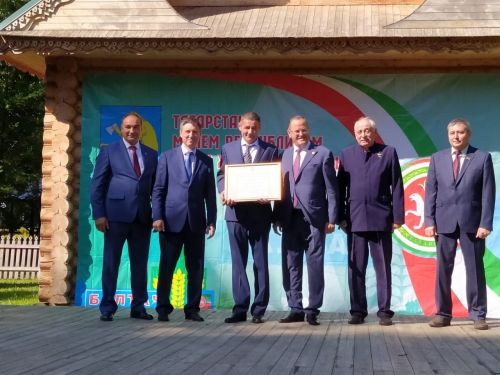 Райондашларыбызга бәйрәм уңаеннан дәүләт бүләкләре тапшырылды (фото)