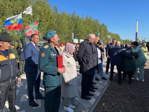 Балтачта махсус хәрби операциядә катнашучы райондашларыбыз хөрмәтенә стелла ачылды (фото)