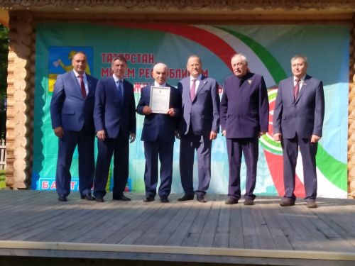 Райондашларыбызга бәйрәм уңаеннан дәүләт бүләкләре тапшырылды (фото)