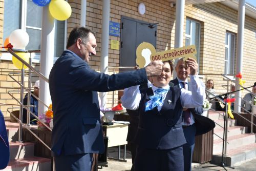 Кызыл тасмалар киселде... Алан мәктәп-бакча комплексы ишекләрен ачты (бик күп фото)