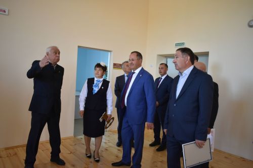Кызыл тасмалар киселде... Алан мәктәп-бакча комплексы ишекләрен ачты (бик күп фото)