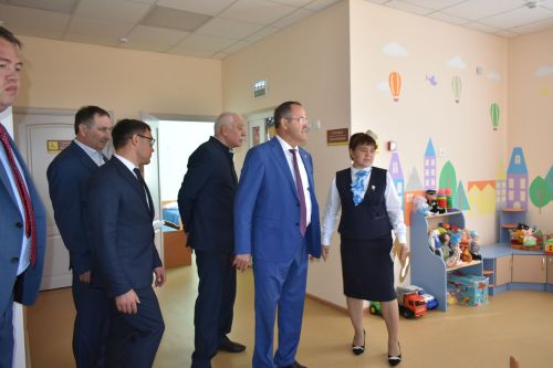 Кызыл тасмалар киселде... Алан мәктәп-бакча комплексы ишекләрен ачты (бик күп фото)
