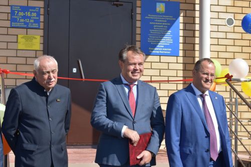 Кызыл тасмалар киселде... Алан мәктәп-бакча комплексы ишекләрен ачты (бик күп фото)