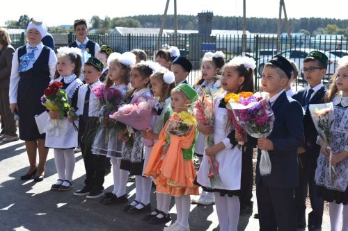 Кызыл тасмалар киселде... Алан мәктәп-бакча комплексы ишекләрен ачты (бик күп фото)
