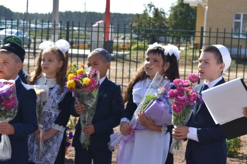 Кызыл тасмалар киселде... Алан мәктәп-бакча комплексы ишекләрен ачты (бик күп фото)