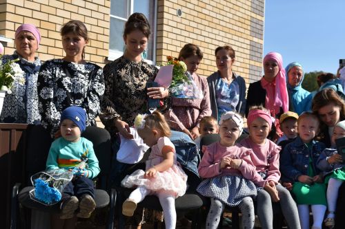 Кызыл тасмалар киселде... Алан мәктәп-бакча комплексы ишекләрен ачты (бик күп фото)