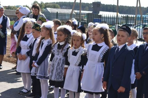 Кызыл тасмалар киселде... Алан мәктәп-бакча комплексы ишекләрен ачты (бик күп фото)